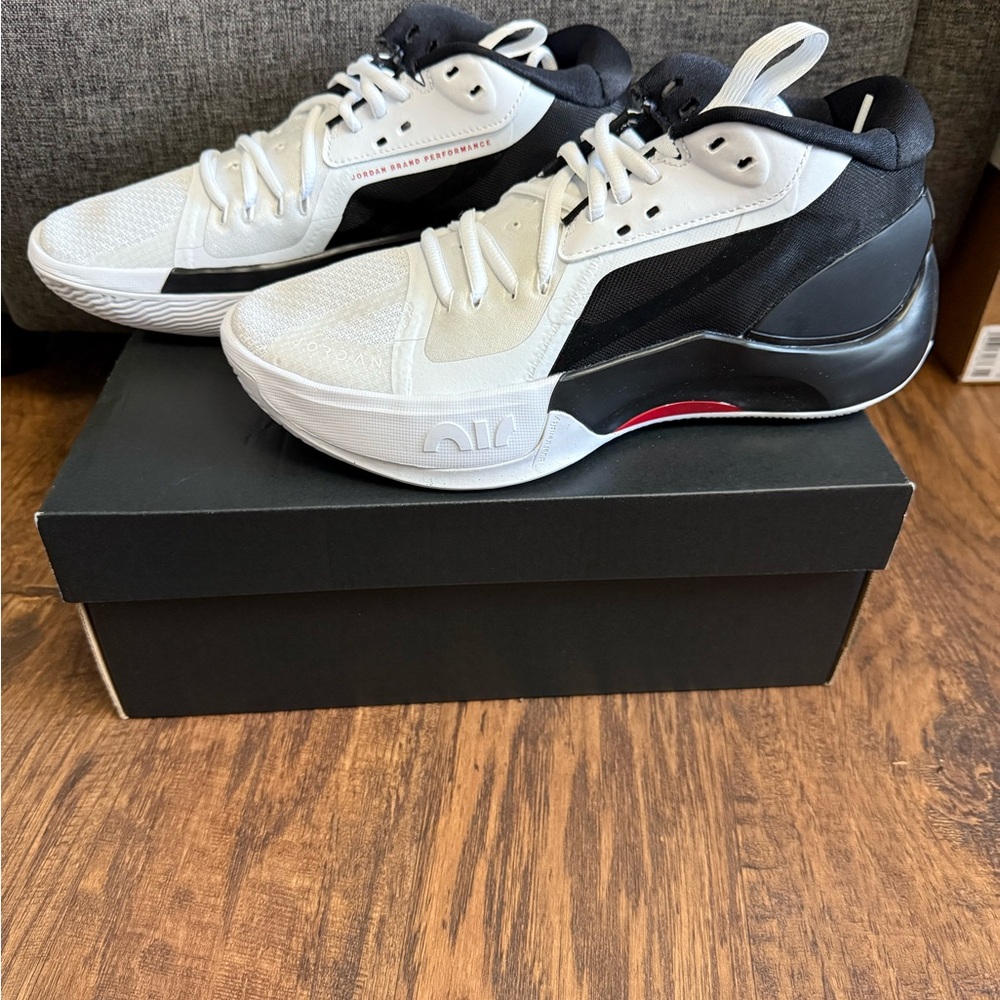 New Men's Black and White Athletic Shoes